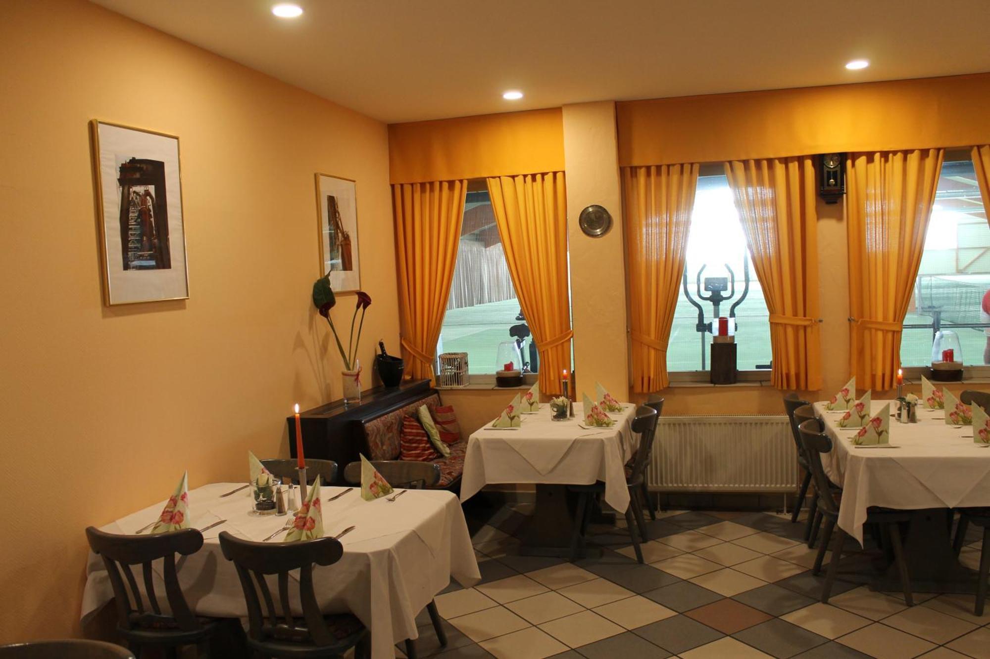 Toto'S Gasthaus Hattingen Exterior photo